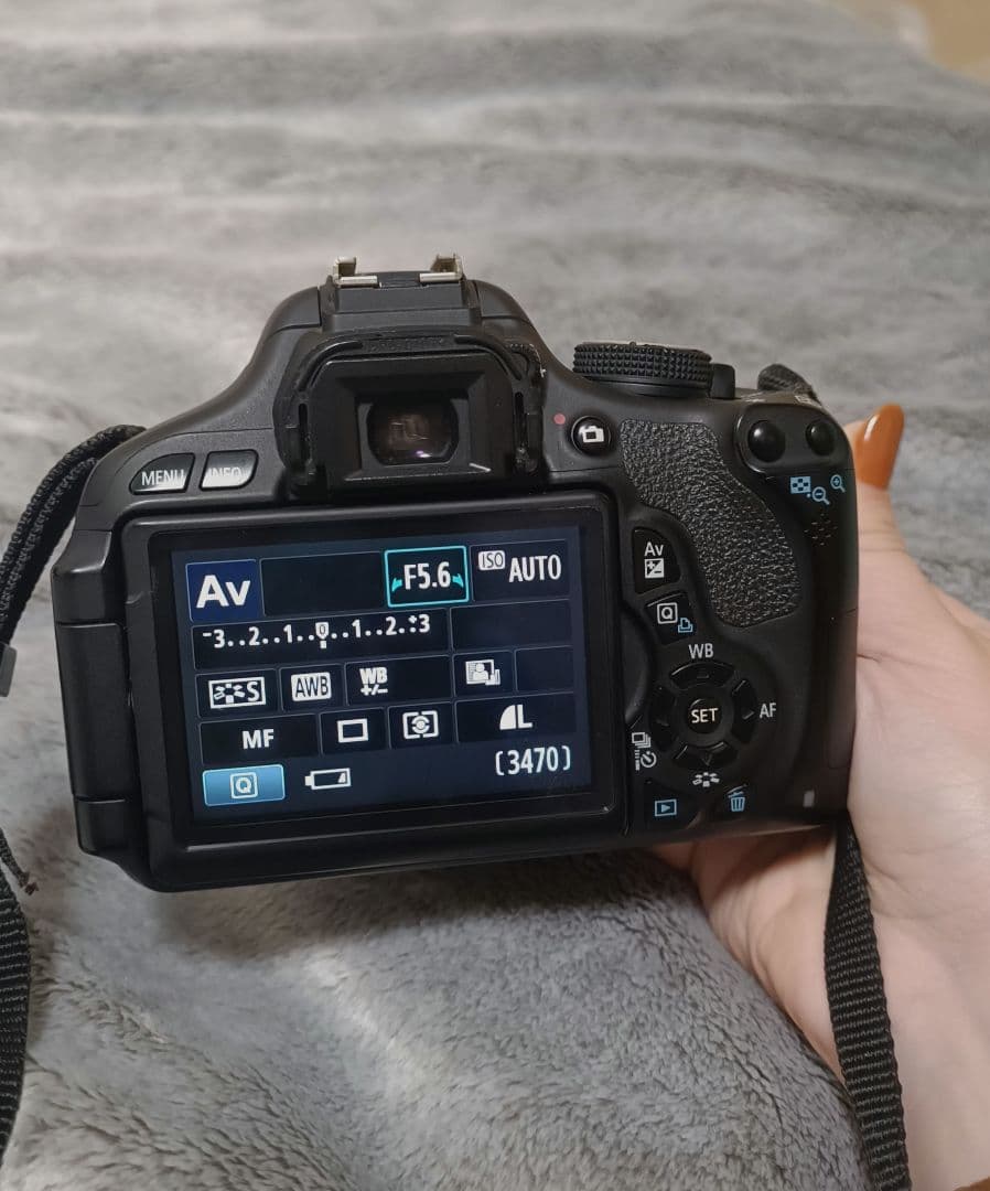 Canon EOS Rebel T3i 本体＋レンズ＋付属品 (動作品)