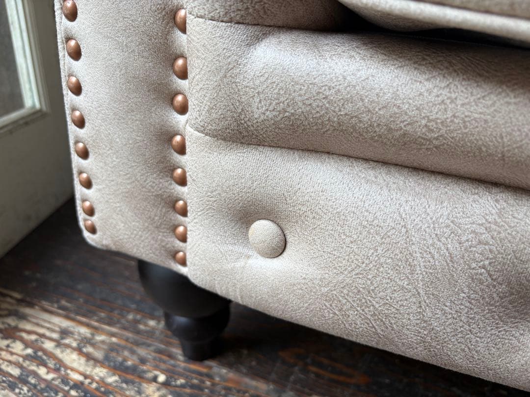 ベージュ ヴィンテージ チェスターフィールド風 ソファ レトロ