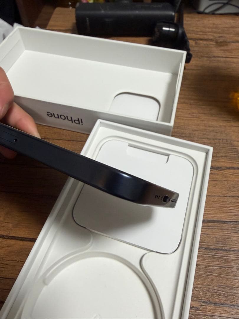 【極美品】iPhone15 Pro 128GB ブルーチタニウムSimフリー本体