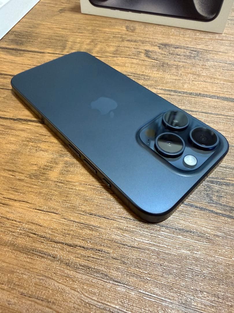 【極美品】iPhone15 Pro 128GB ブルーチタニウムSimフリー本体