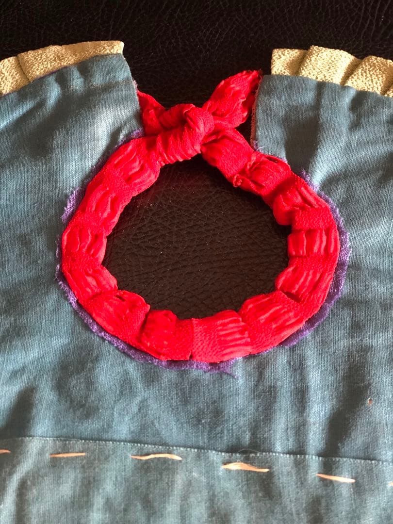 アンティーク　よどかけ　縮緬細工　古布　金糸刺繍　牛若丸図柄　傷有り