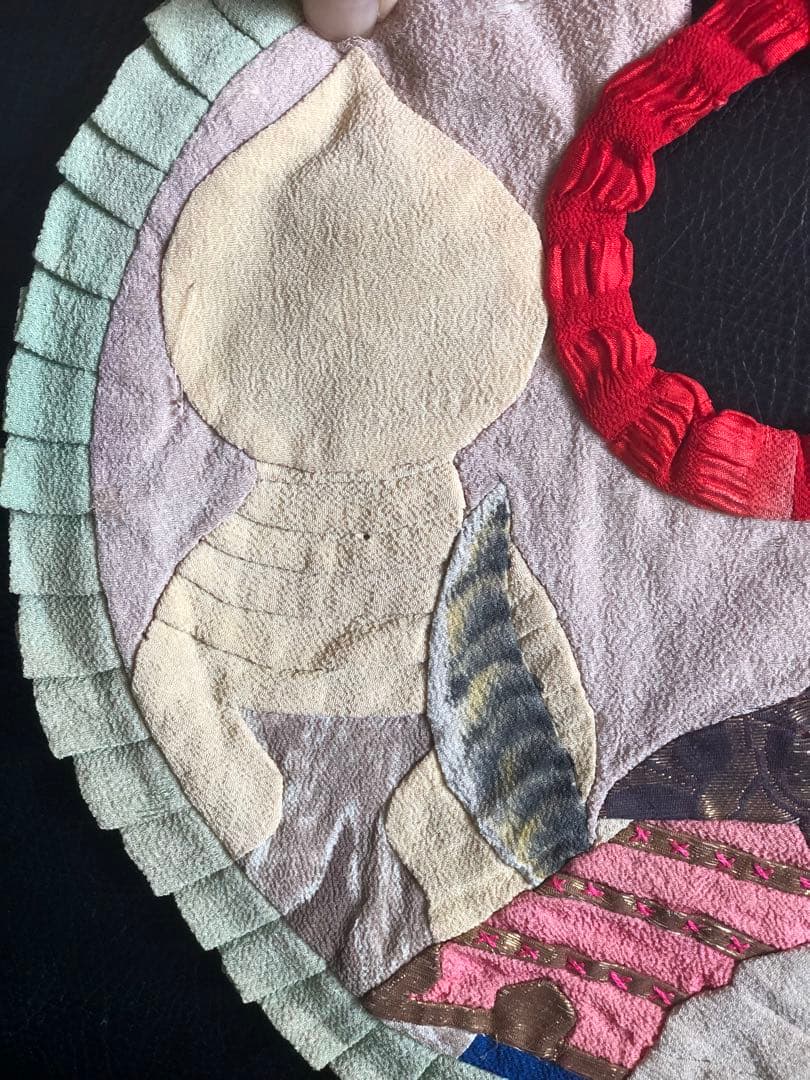 アンティーク　よどかけ　縮緬細工　古布　金糸刺繍　牛若丸図柄　傷有り