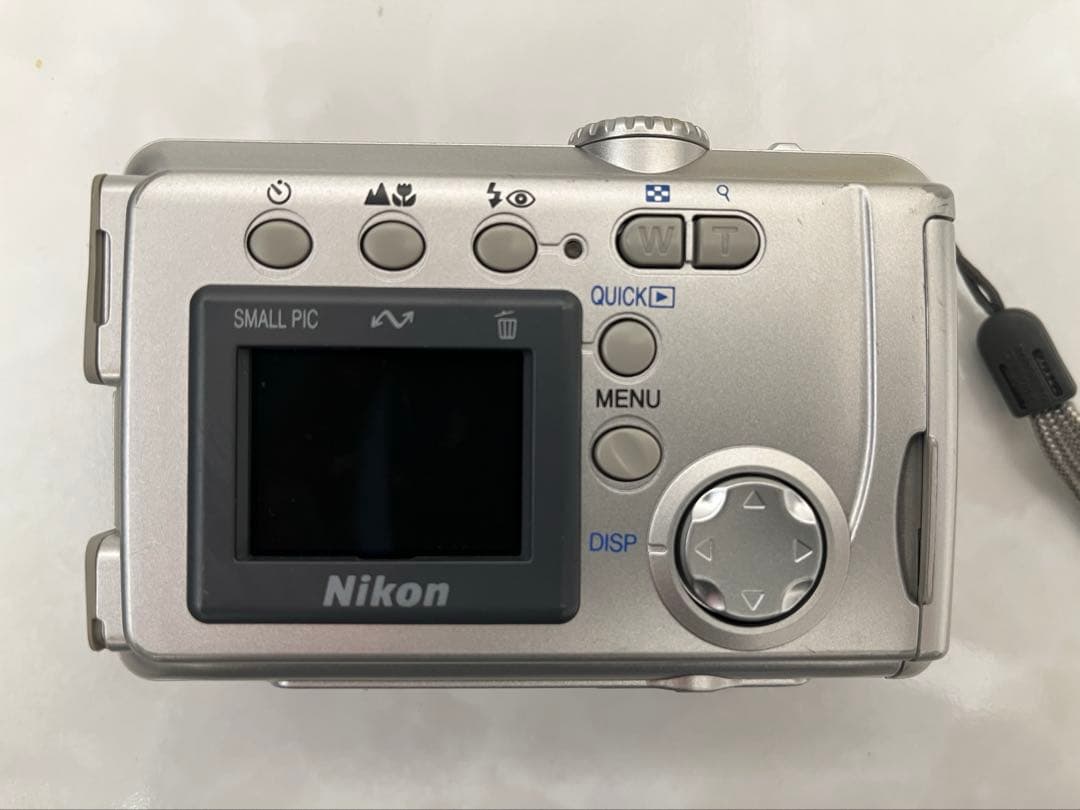 デジタルカメラ Nikon Coolpix 2000