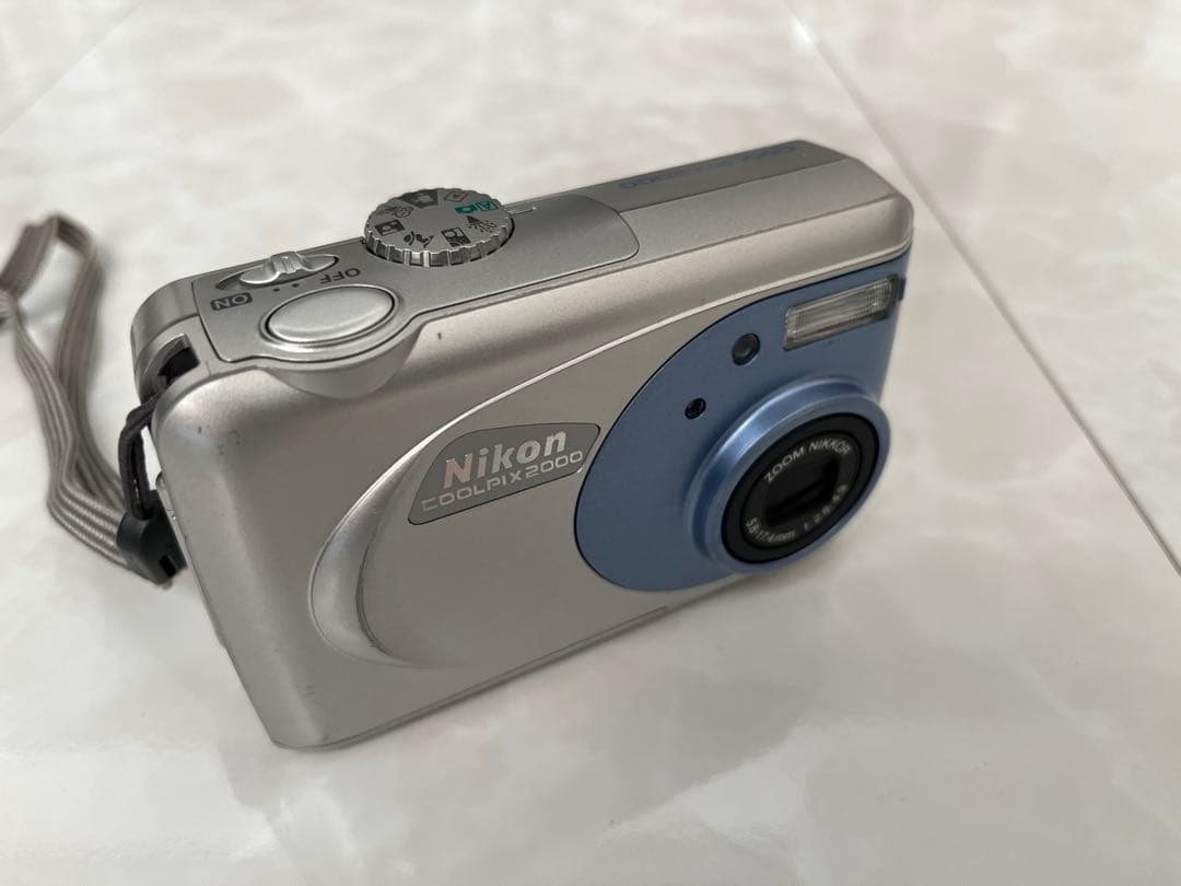 デジタルカメラ Nikon Coolpix 2000