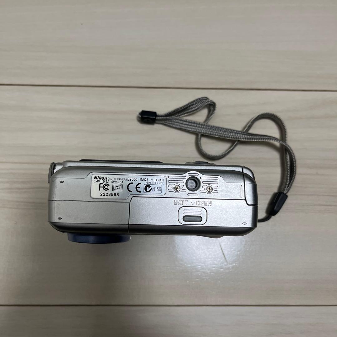 デジタルカメラ Nikon Coolpix 2000