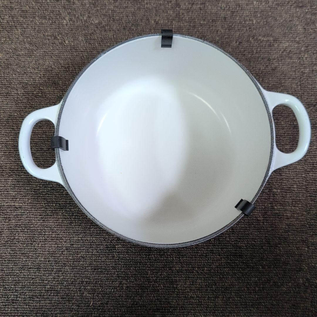 LE CREUSET 18センチ鍋ココット 人気カラーホワイト