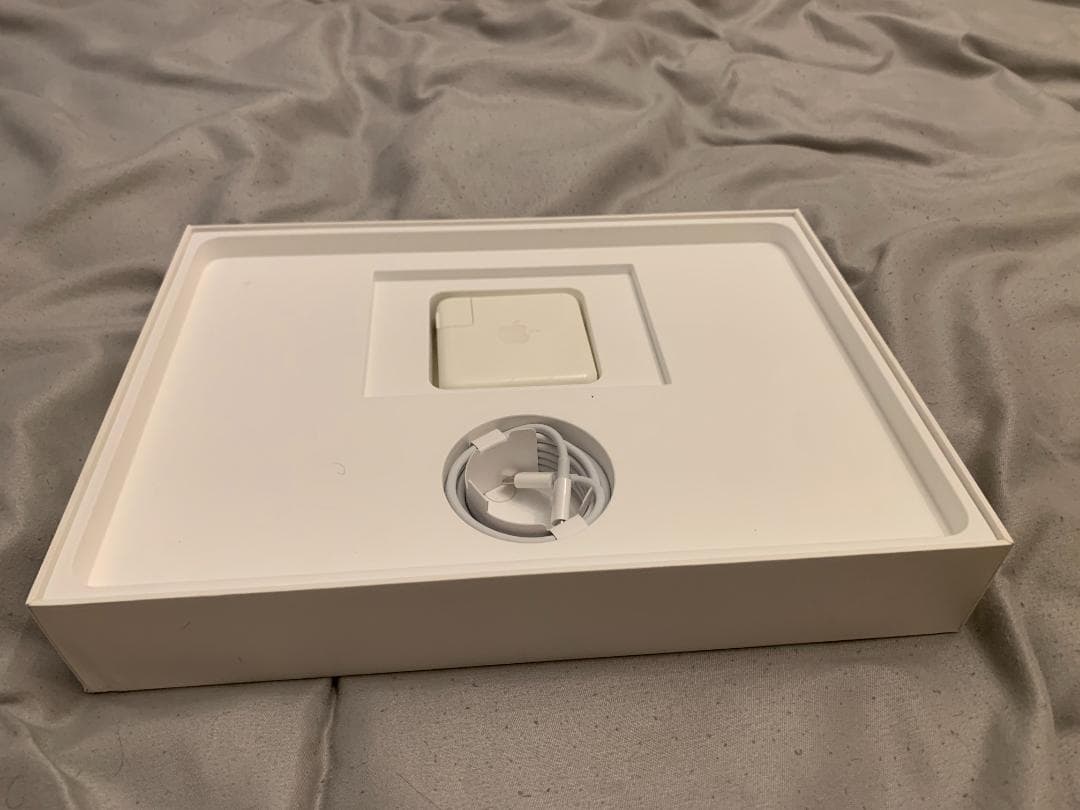 MacBook本体 MacBook Pro 13-inch, 2016 Touch Bar