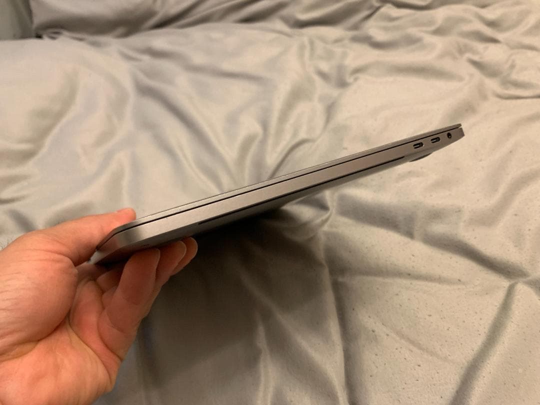 MacBook本体 MacBook Pro 13-inch, 2016 Touch Bar