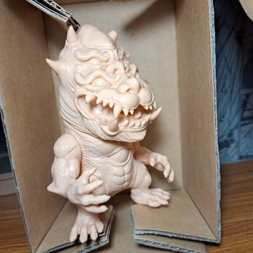 日本製　肌色成型　箱あり　ソフビ　虎鮫　48h creature スタジオ