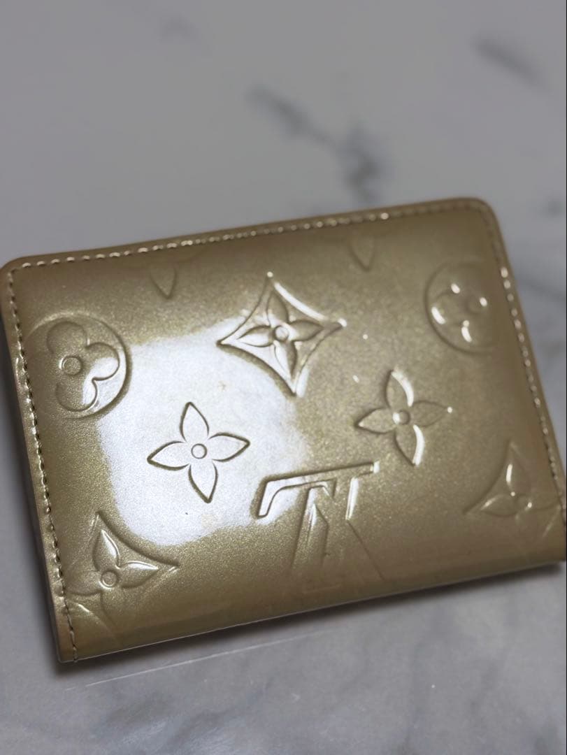 ルイヴィトン エナメル 2つ折り財布