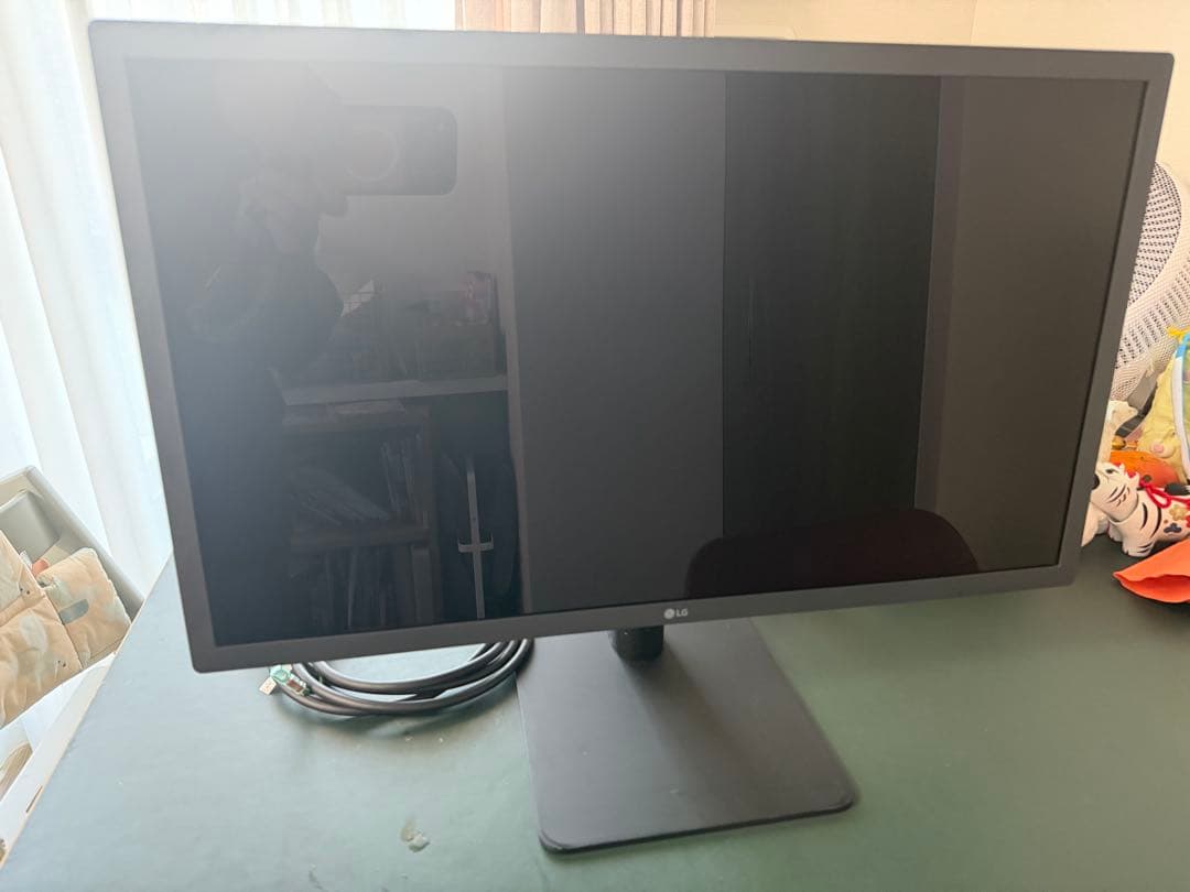 LG 24MD4KL-B 4K液晶モニター　Thunderbolt3対応