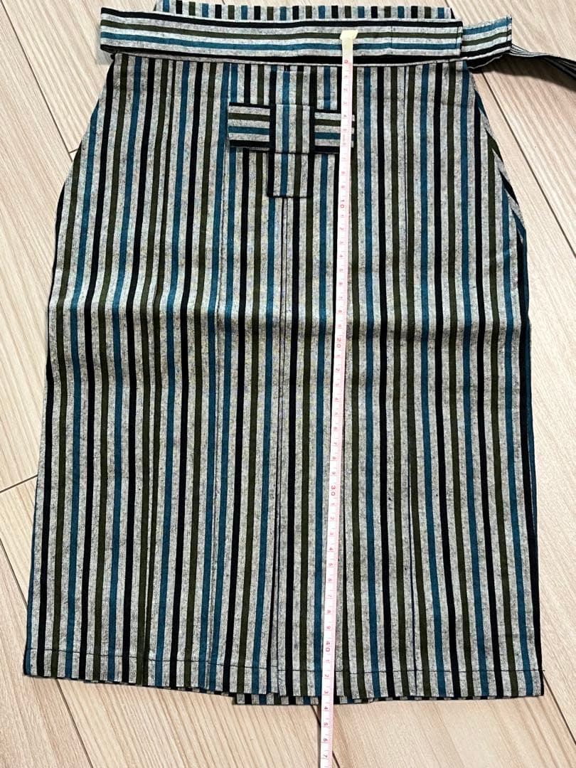 【ほぼ新品】90 袴 男の子 子供用 伝統的な和服セット　着画あり（2枚目）
