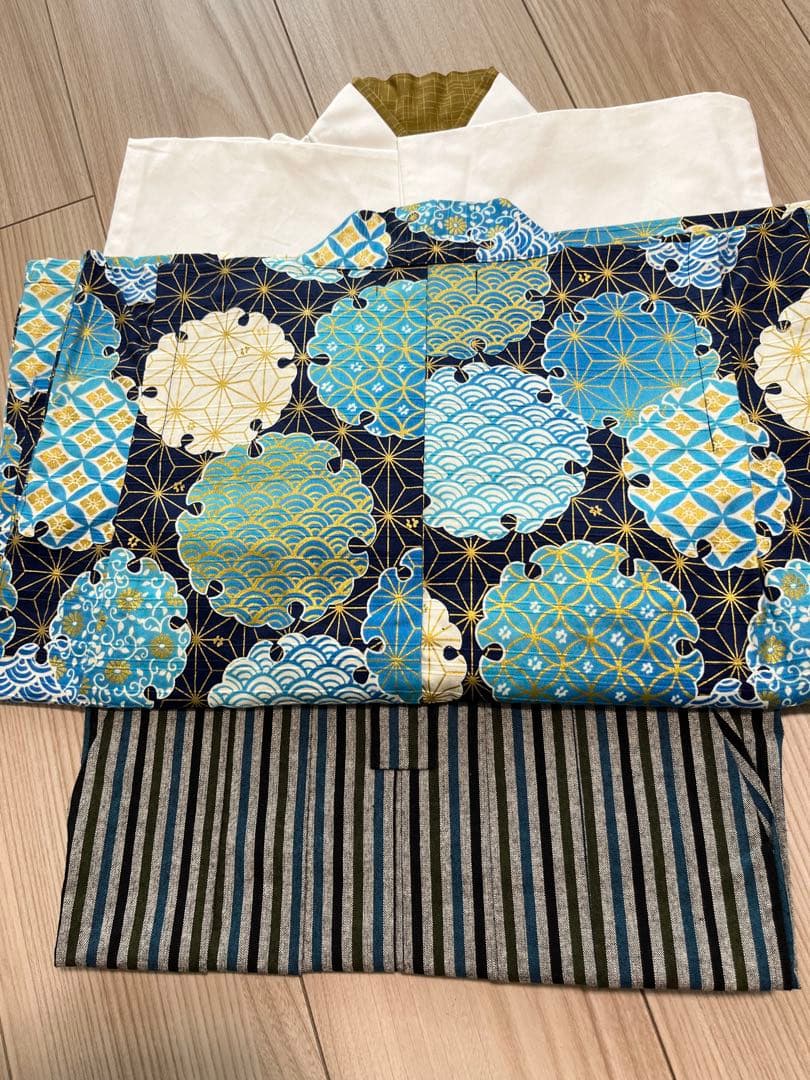【ほぼ新品】90 袴 男の子 子供用 伝統的な和服セット　着画あり（2枚目）