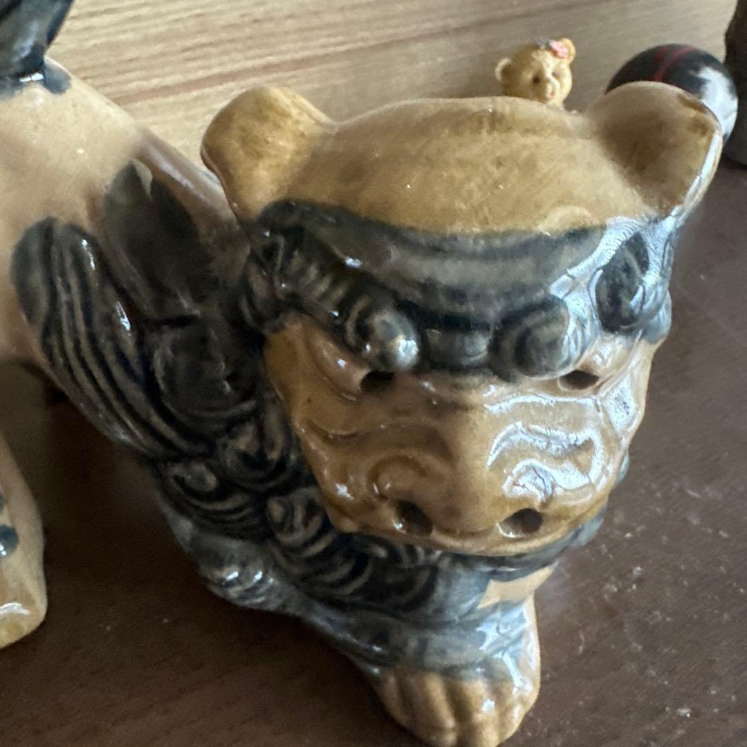 シーサー 黒とベージュ 陶器