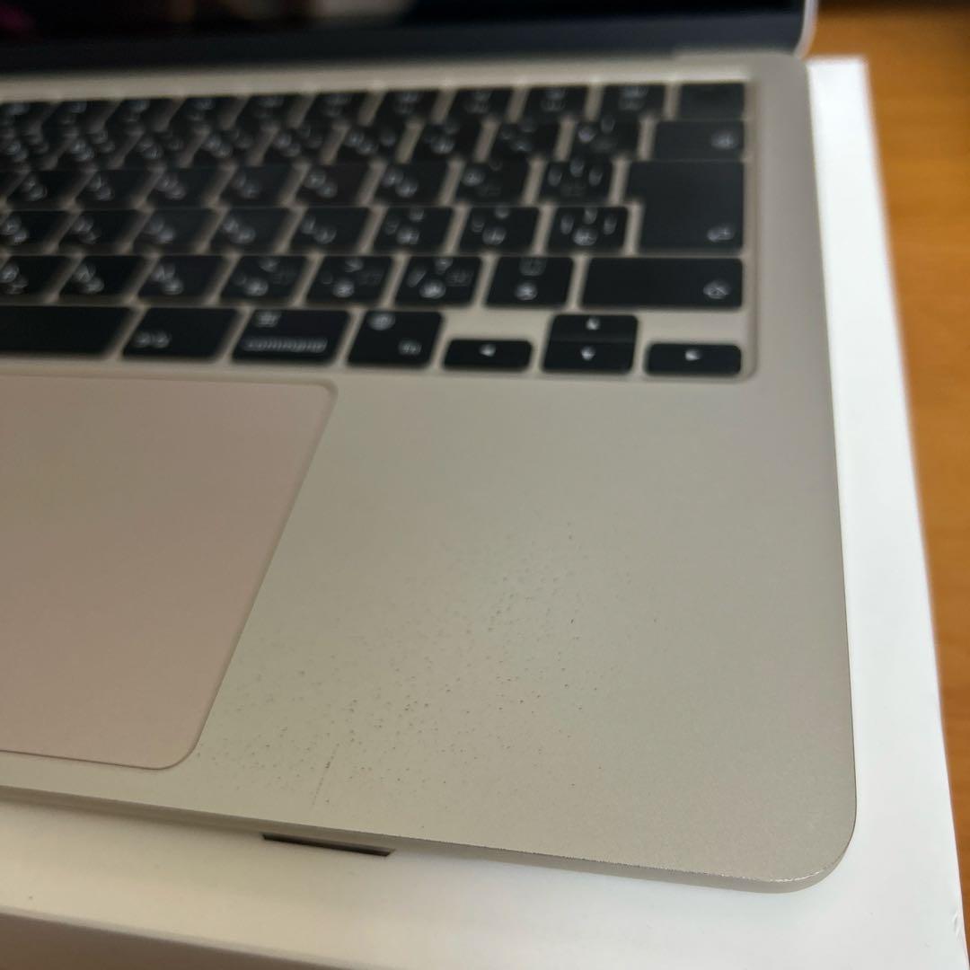 M2 MacBook Air 8GB / 256GB スターライト