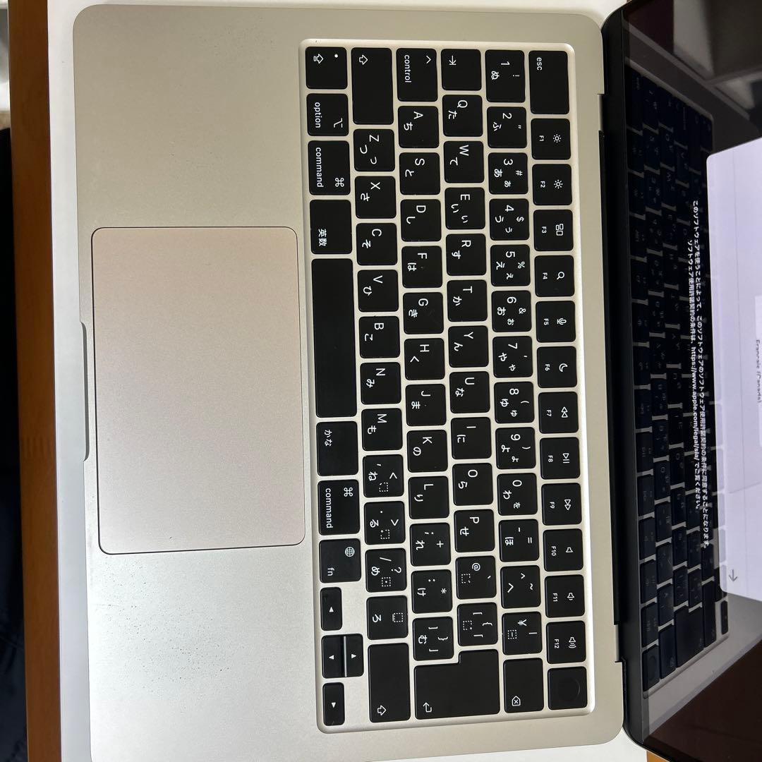 M2 MacBook Air 8GB / 256GB スターライト