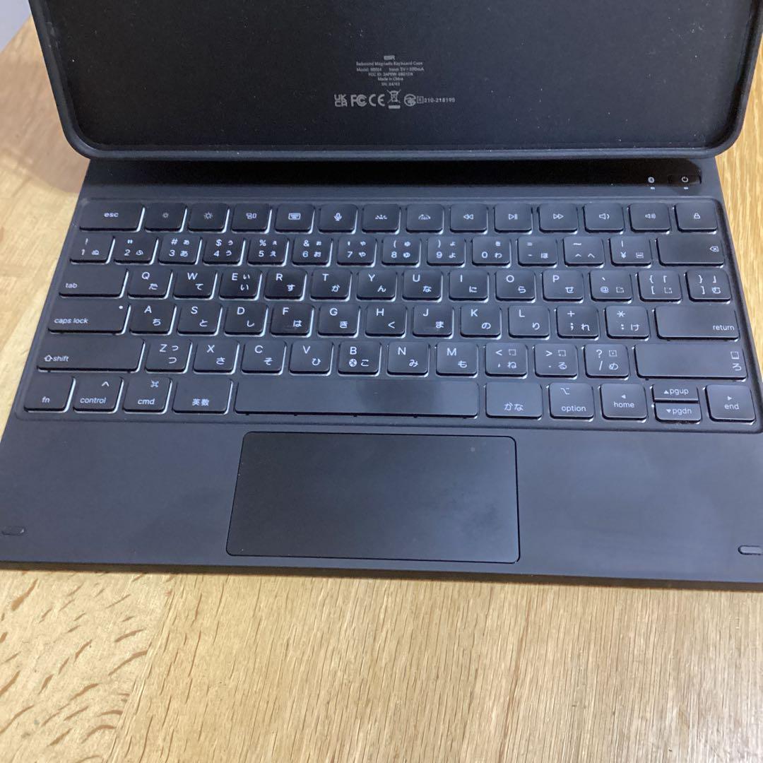 iPad用トラックパッド付きキーボードカバー