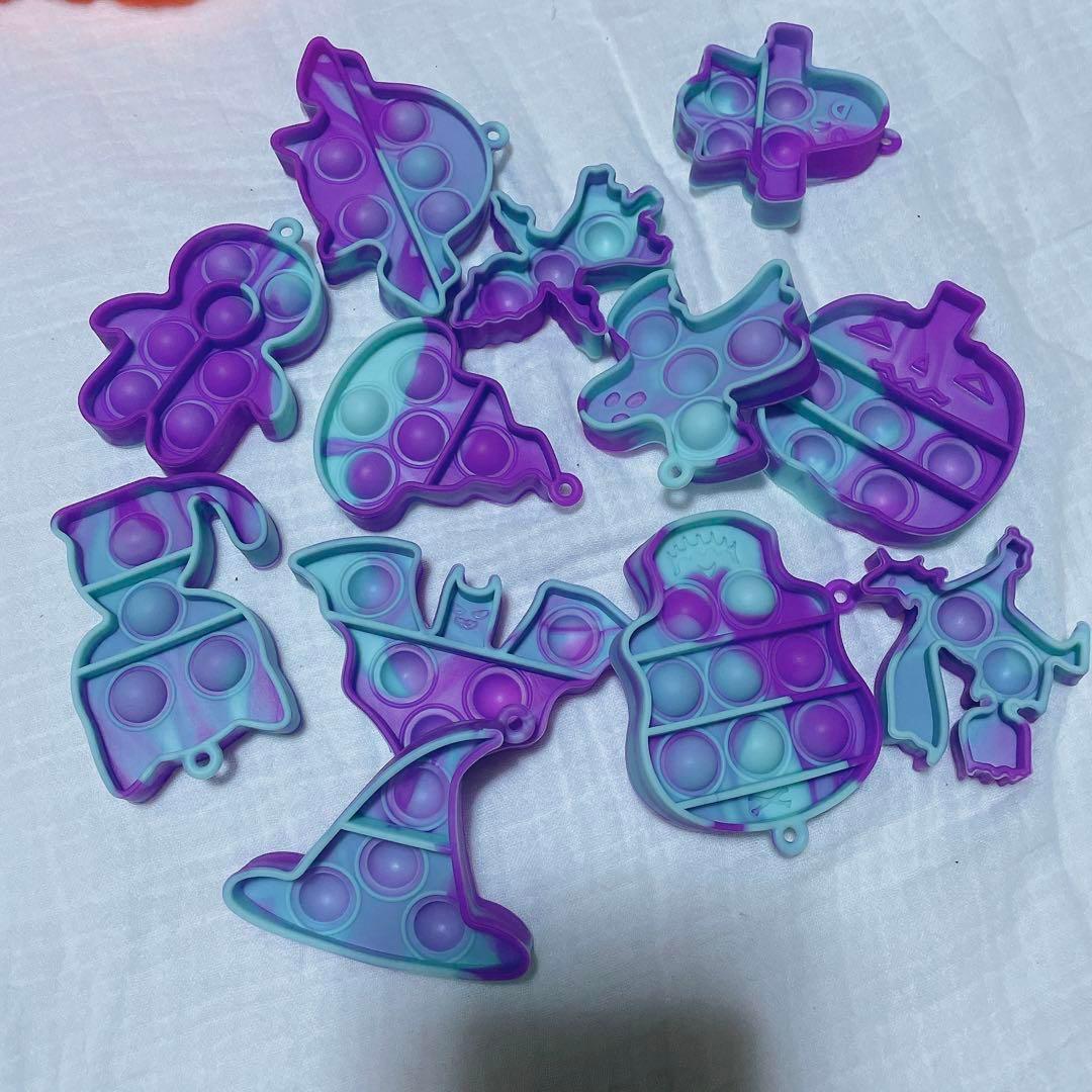 早割SALE❣️ ハロウィン おもちゃ プッシュポップバブル キーホルダー12個