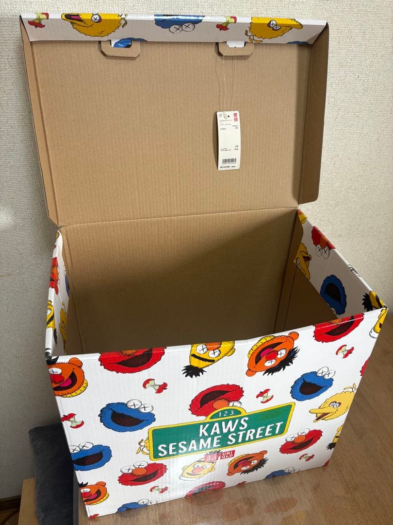 希少！　UNIQLO KAWS✖️セサミストリートぬいぐるみ