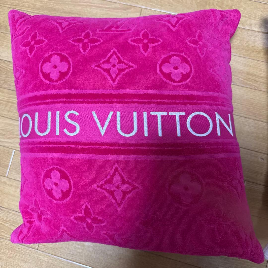 ルイヴィトン　クッション