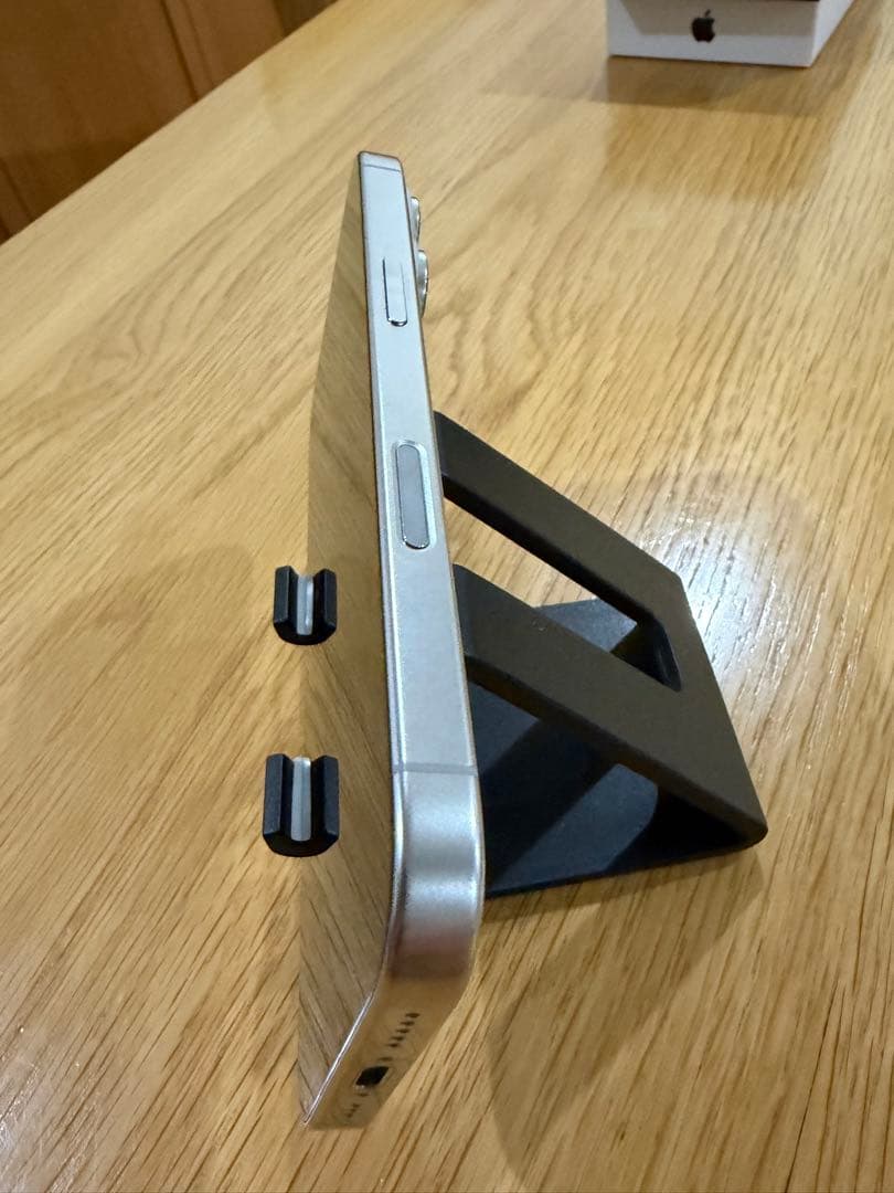 iPhone16Pro ホワイトチタニウム