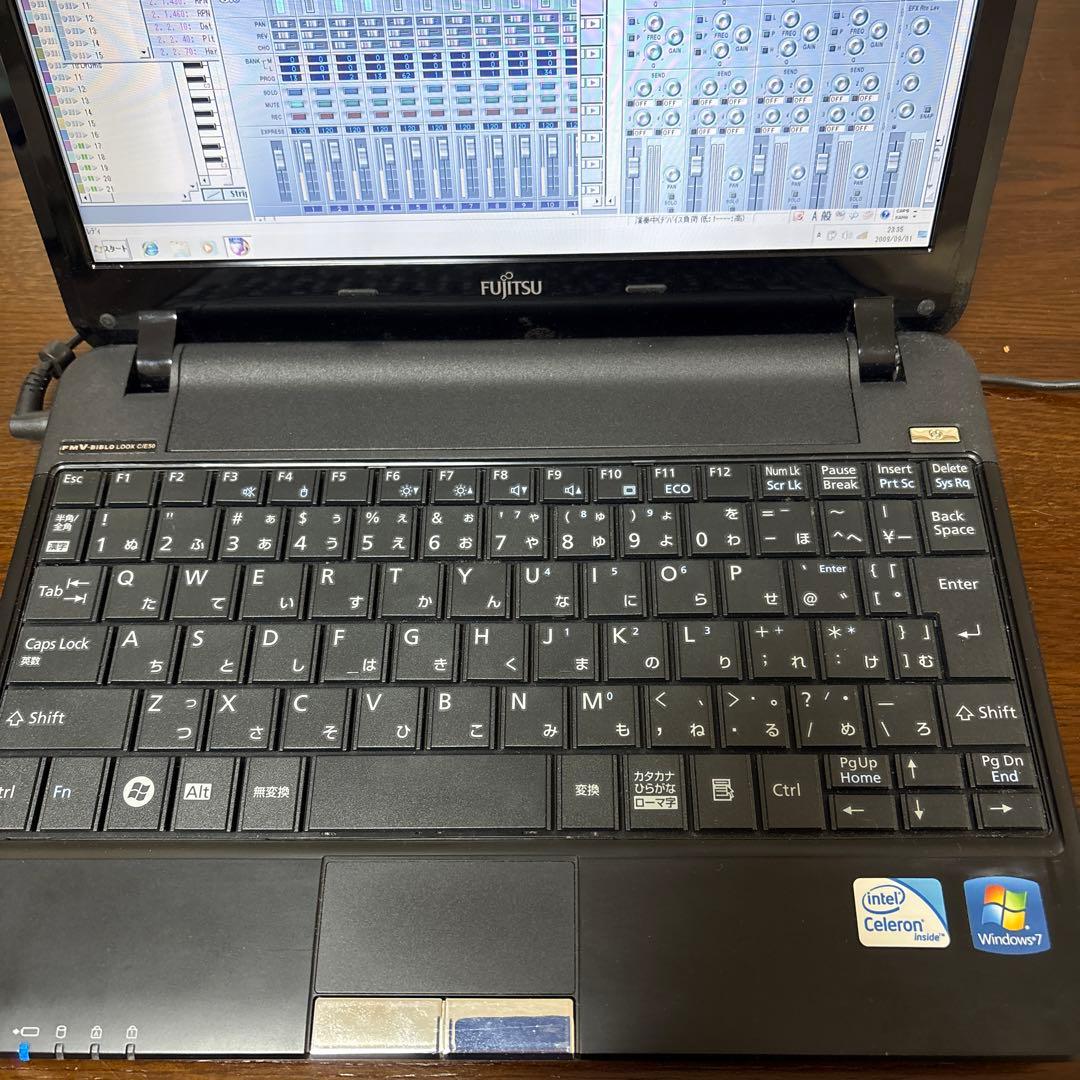 Fujitsu ノートPC Intel Celeron