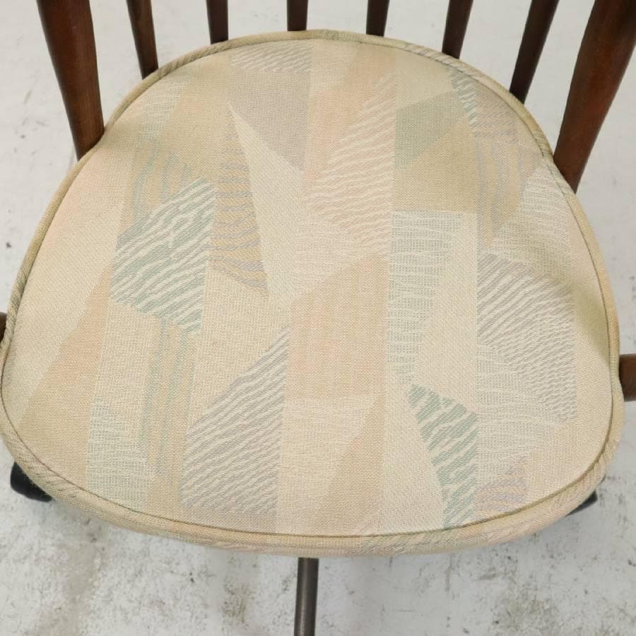 値下カリモク家具 ウィンザーチェア型 アームチェア キャスター5輪 昇降