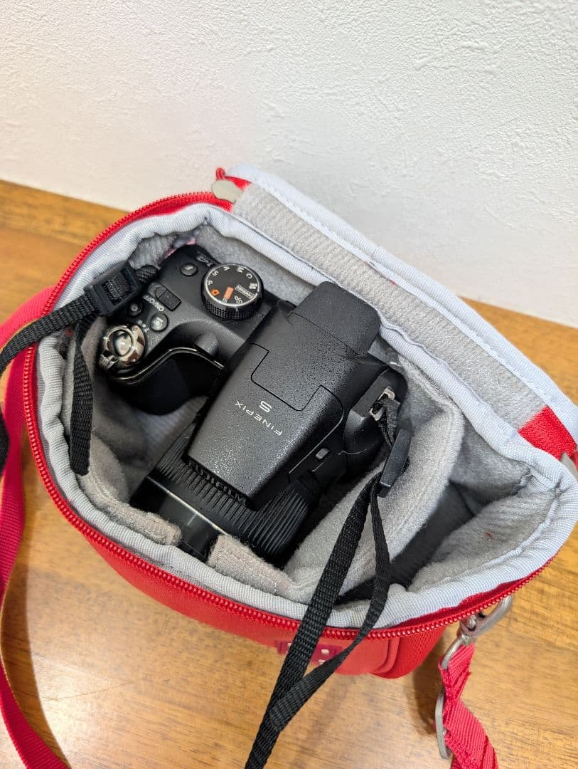 ⭐️トモくん　Fine Pix S4000 デジタルカメラ　美品！