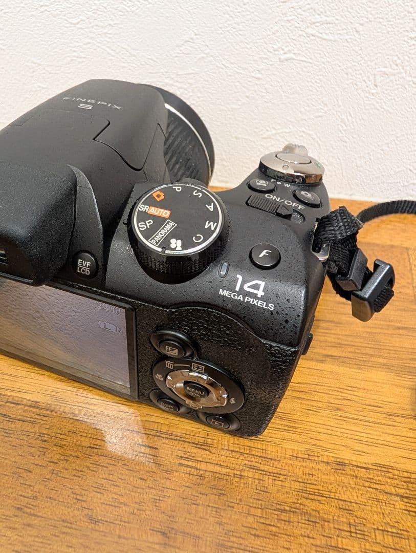 ⭐️トモくん　Fine Pix S4000 デジタルカメラ　美品！