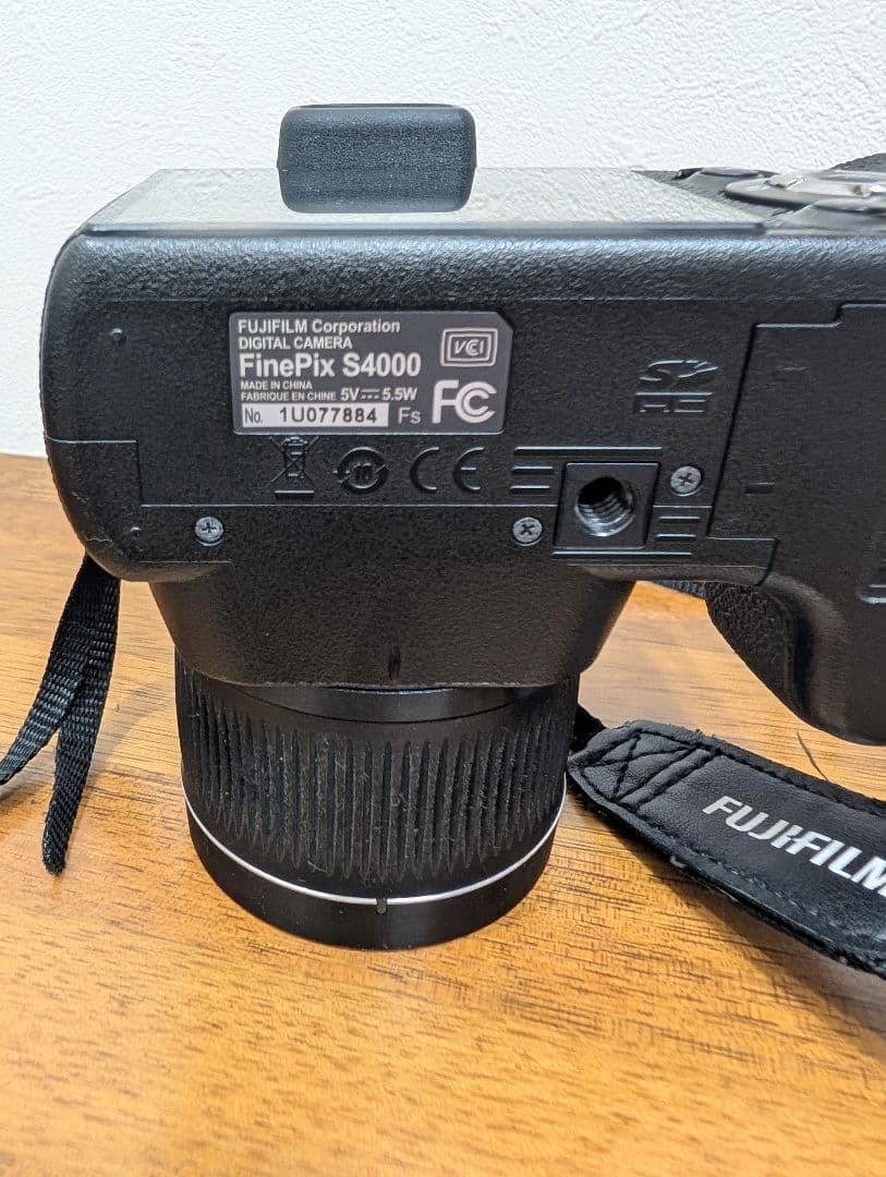 ⭐️トモくん　Fine Pix S4000 デジタルカメラ　美品！