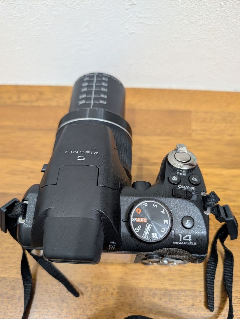 ⭐️トモくん　Fine Pix S4000 デジタルカメラ　美品！