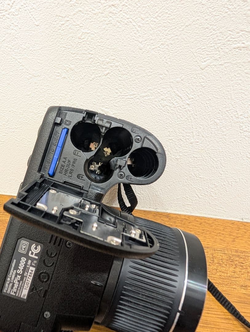 ⭐️トモくん　Fine Pix S4000 デジタルカメラ　美品！