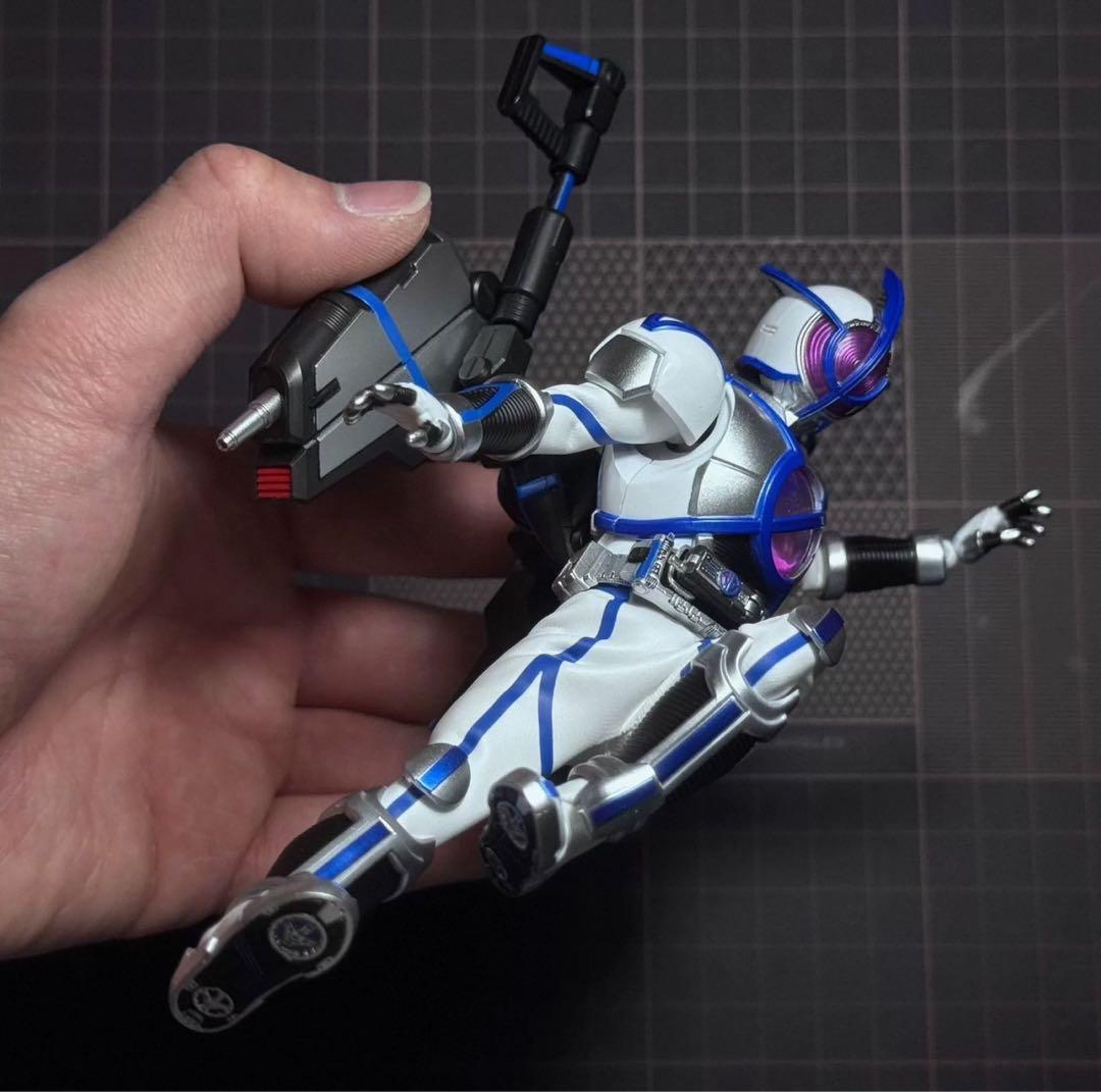 真骨彫 仮面ライダーサイガ カスタムスーツ