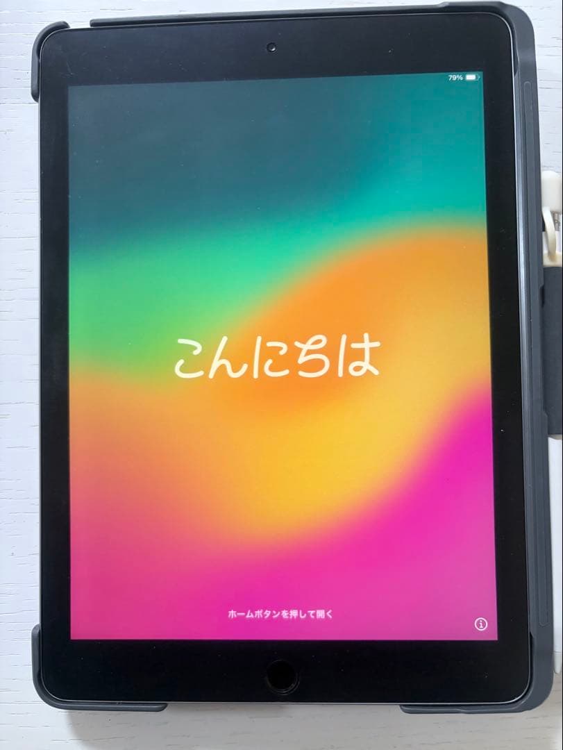 iPad第6世代 Wi-￼Fiモデル 32GB + キーボードカバー