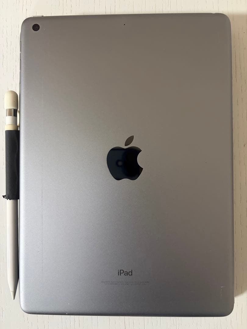 iPad第6世代 Wi-￼Fiモデル 32GB + キーボードカバー