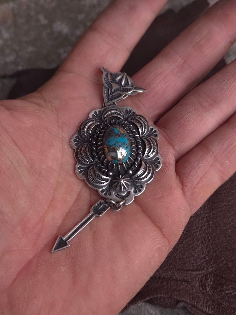 インディアンジュエリースタイル　パージャン　ターコイズ　ペンダント　ナバホ風