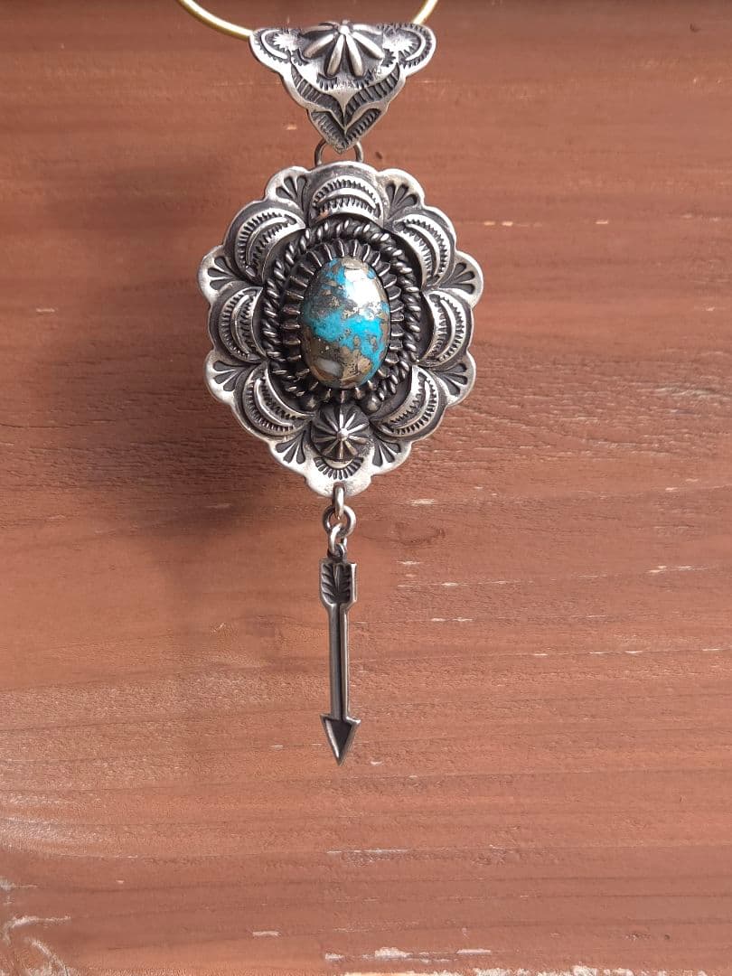 インディアンジュエリースタイル　パージャン　ターコイズ　ペンダント　ナバホ風