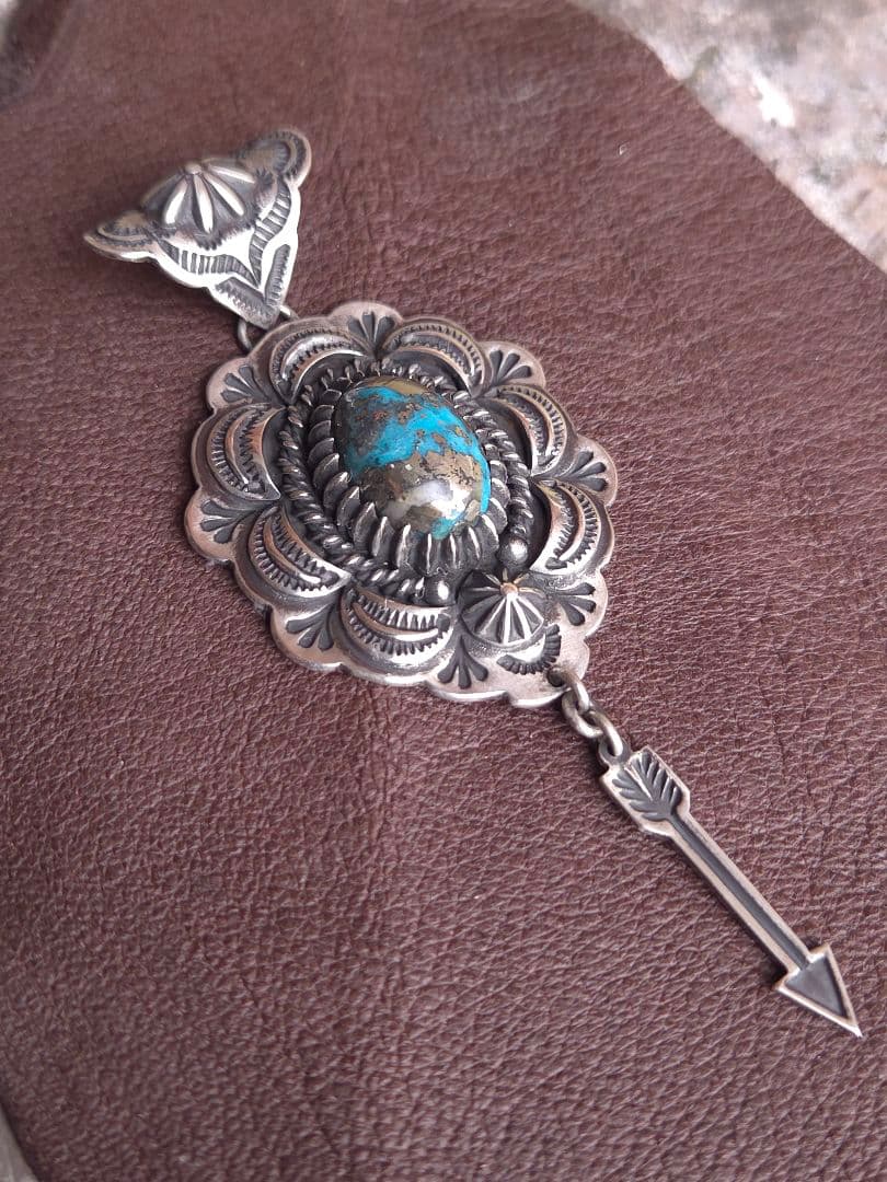 インディアンジュエリースタイル　パージャン　ターコイズ　ペンダント　ナバホ風