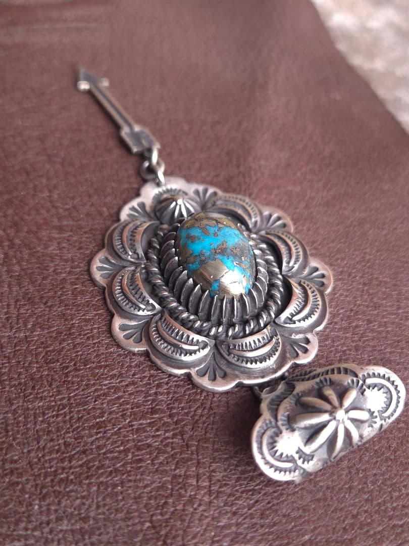 インディアンジュエリースタイル　パージャン　ターコイズ　ペンダント　ナバホ風
