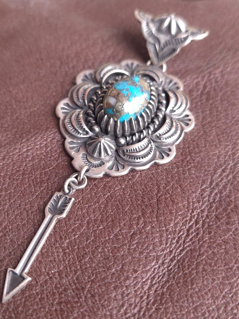 インディアンジュエリースタイル　パージャン　ターコイズ　ペンダント　ナバホ風