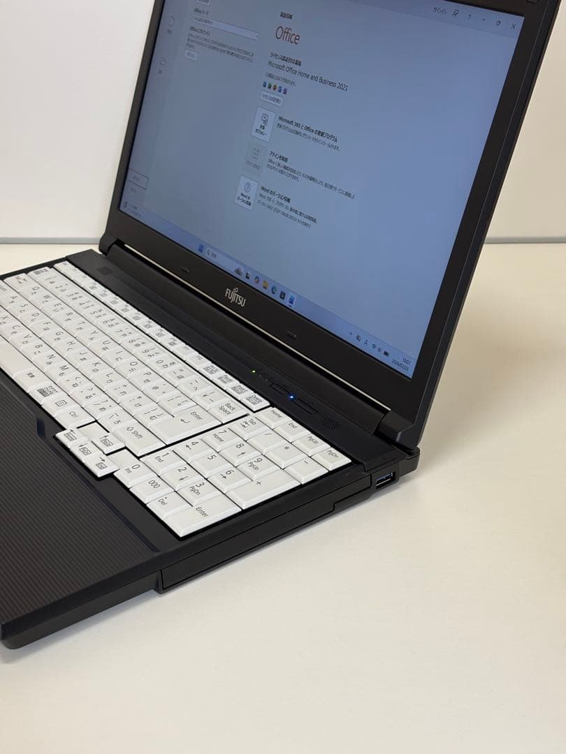 Fujitsu ノートPC LIFEBOOK【Office2021】