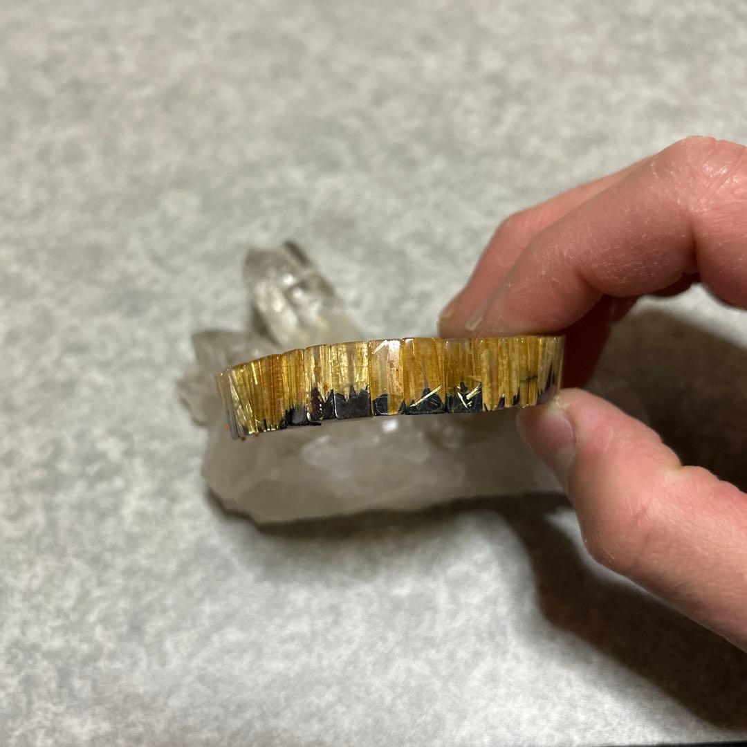 太陽放射ルチル　タイチンルチル　内径17センチ　針みっちり