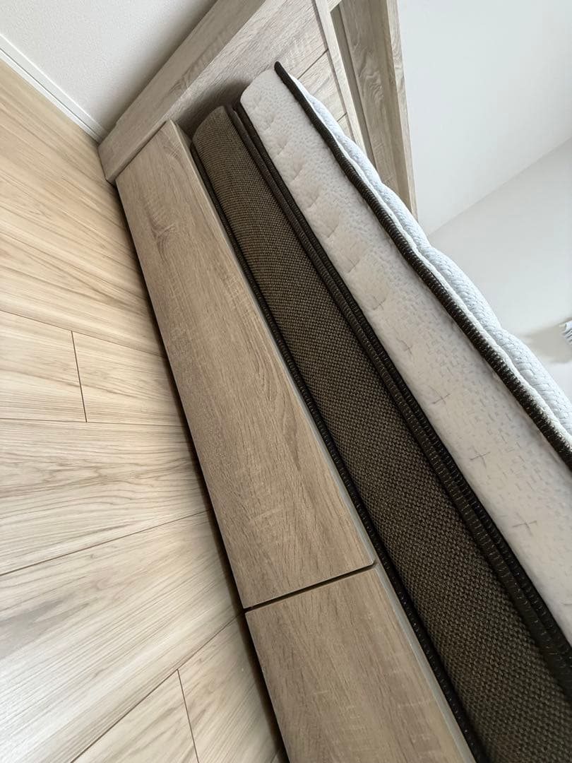 引取限定　ダブルベッド　解体可能　フレーム　ニトリ　引き出し　ライト　コンセント