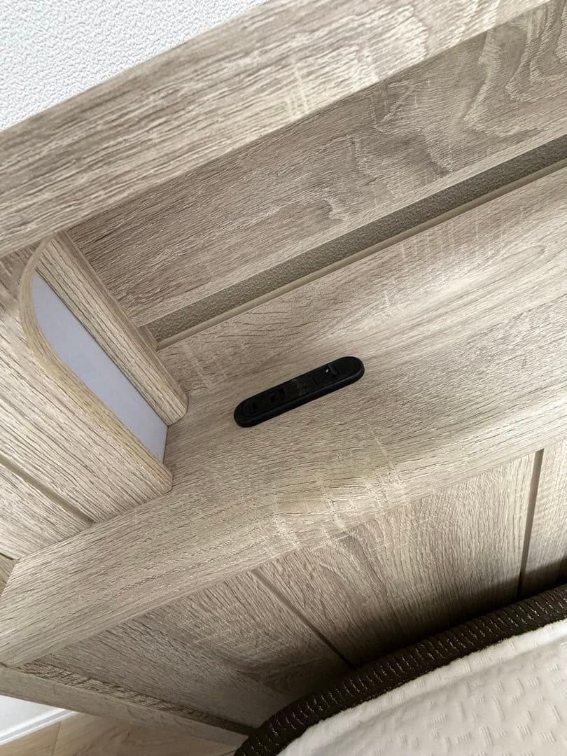 引取限定　ダブルベッド　解体可能　フレーム　ニトリ　引き出し　ライト　コンセント