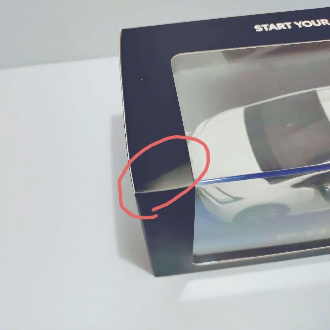 非売品 1/30 トヨタ プリウス 60系 ミニカー スーパーホワイトⅡ 040