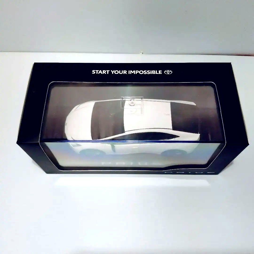 非売品 1/30 トヨタ プリウス 60系 ミニカー スーパーホワイトⅡ 040