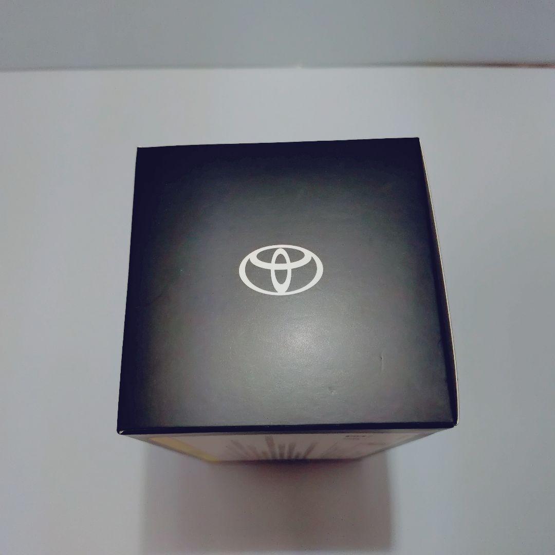 非売品 1/30 トヨタ プリウス 60系 ミニカー スーパーホワイトⅡ 040