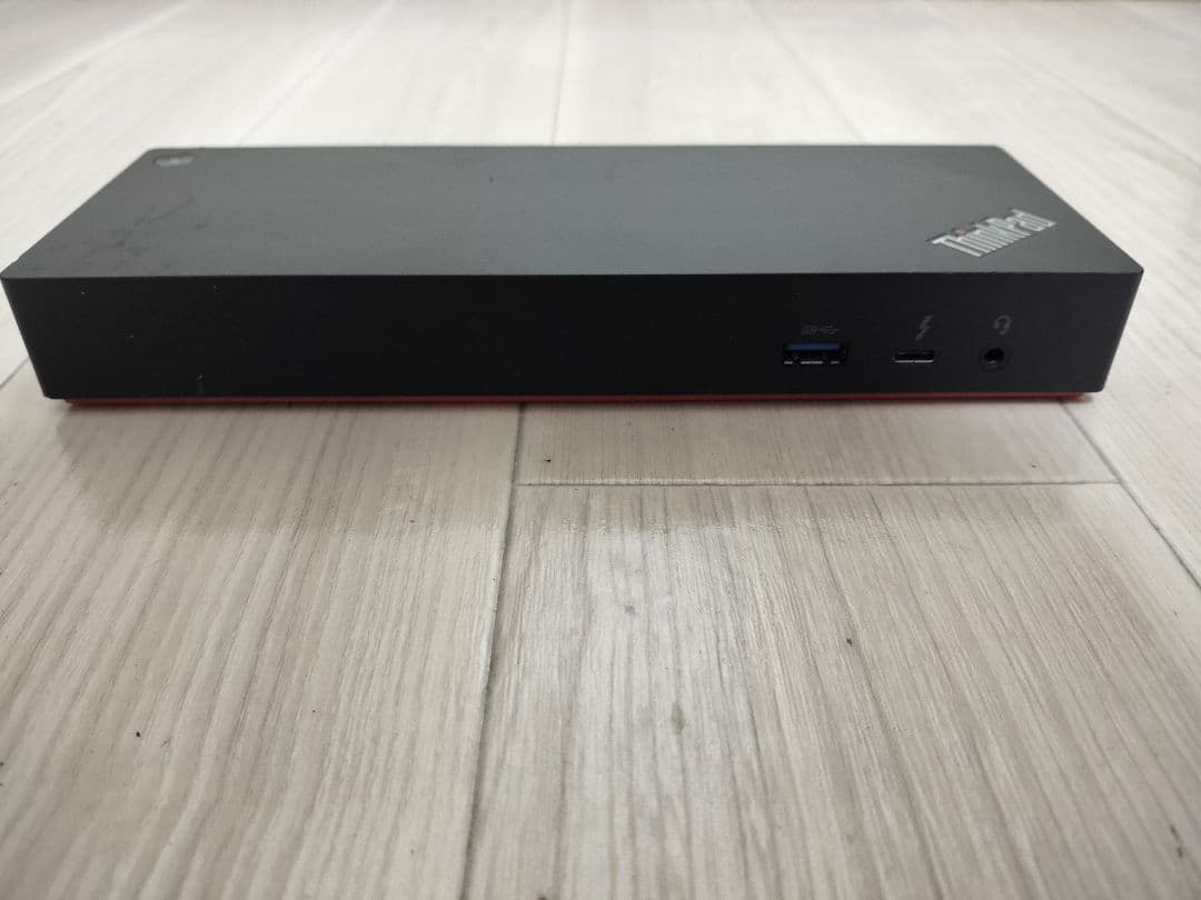 分配器・切替器 ThinkPad Thunderbolt 3 Workstation Dock