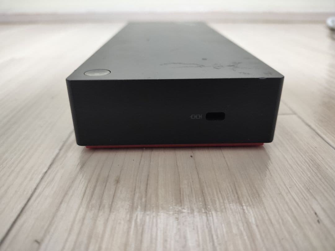 分配器・切替器 ThinkPad Thunderbolt 3 Workstation Dock