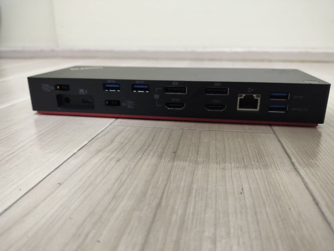 分配器・切替器 ThinkPad Thunderbolt 3 Workstation Dock